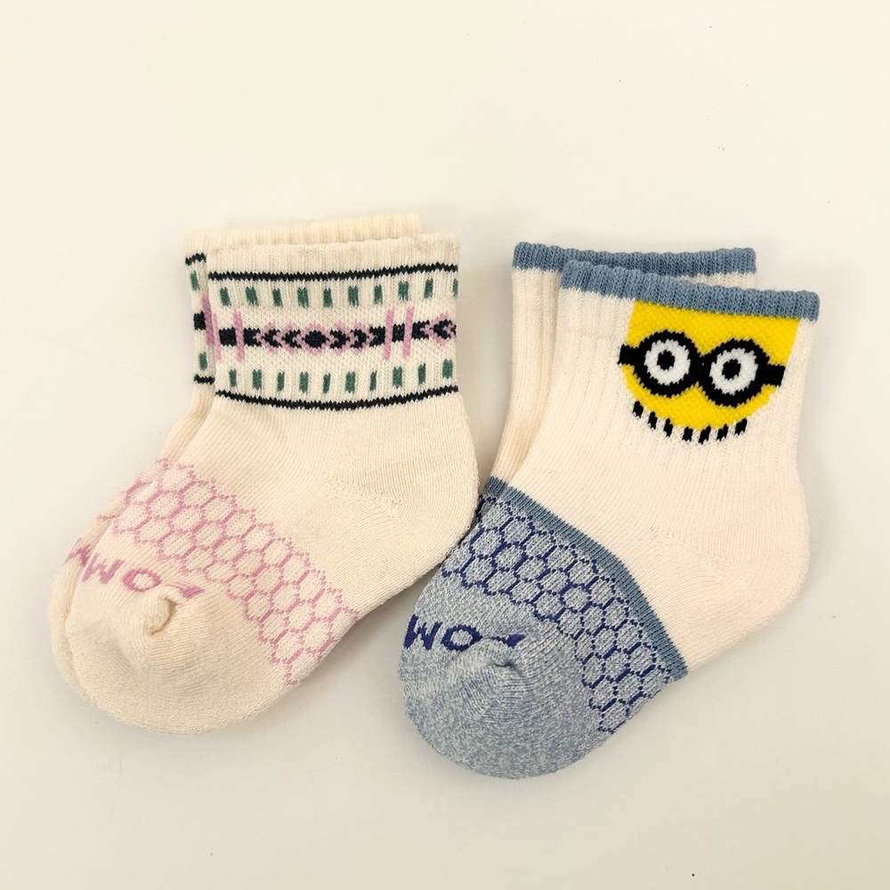 Bombas New 2 pair Disney Minion’s Calf Sock Toddlers Winter White Sock Blue
